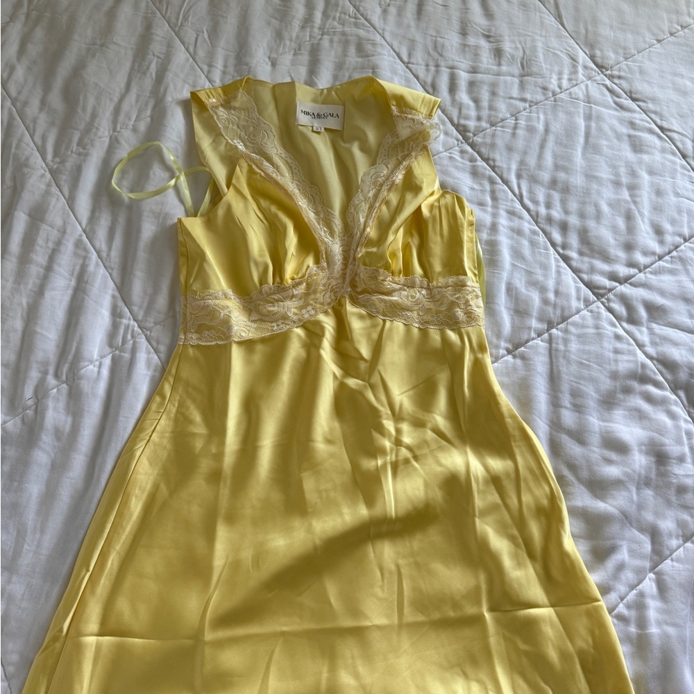 Yellow dress short v neck